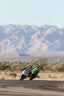 media/Dec-07-2025-CVMA (Sun) [[3e7d2de5dc]]/Race 18-Formula Twins-Formula 40 UL/